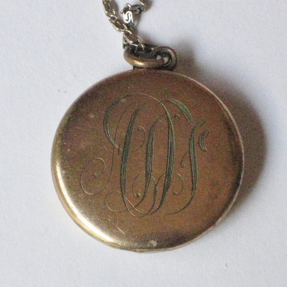 Antique Double Photo Locket 1912-Wightman & Hough/W&H CO-Engraved on 30" Chain - Picture 6 of 10